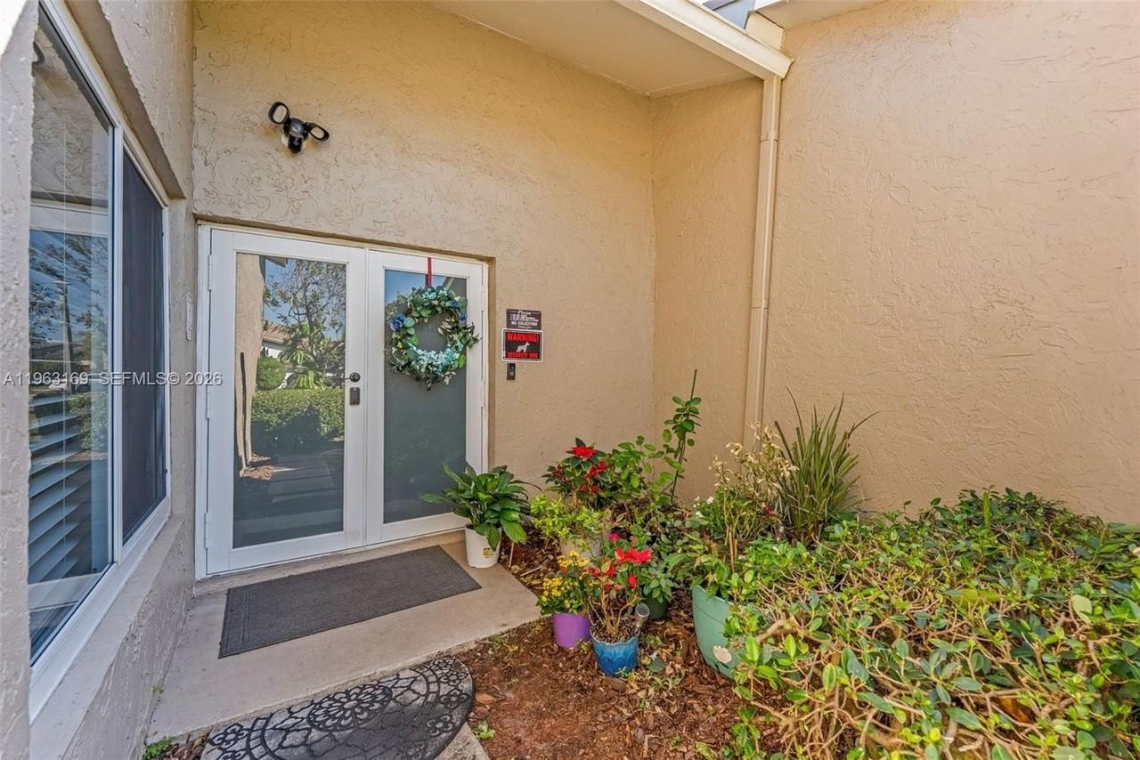 3802 Nw 1st Pl - Photo 5 of 33