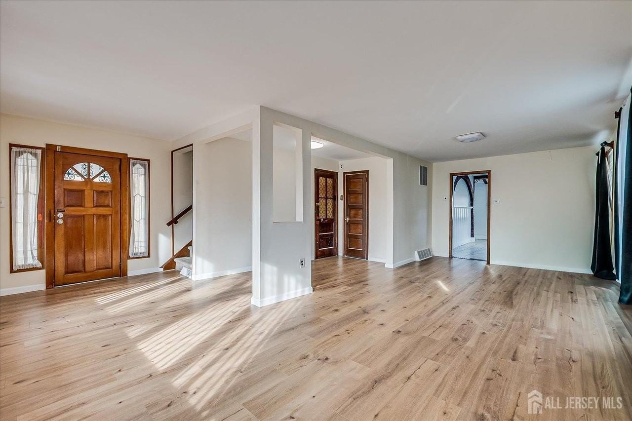 98 Trieste St - Photo 3 of 30