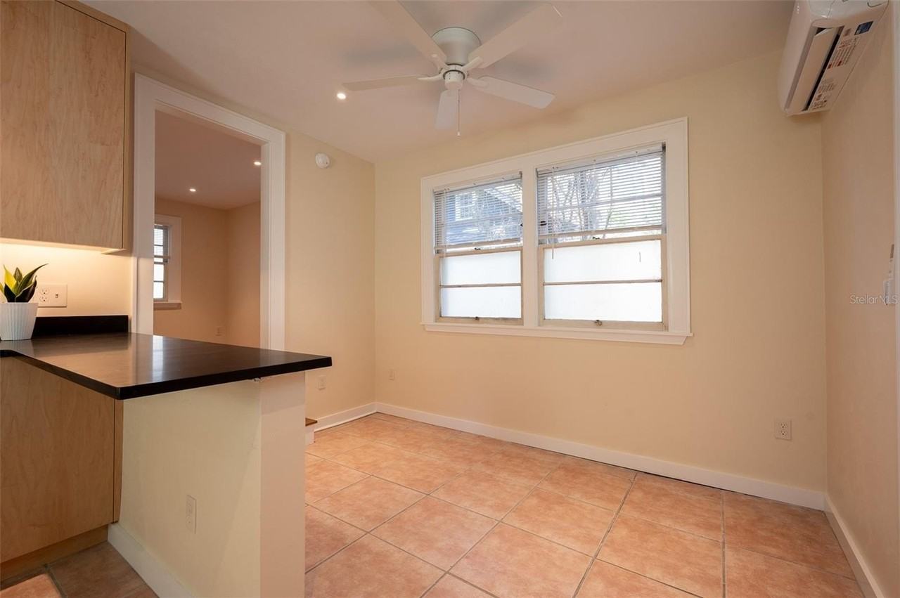 318 Nw 24th St #A - Photo 5 of 16