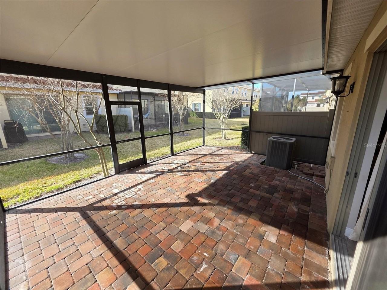 14039 Helsby St - Photo 2 of 34