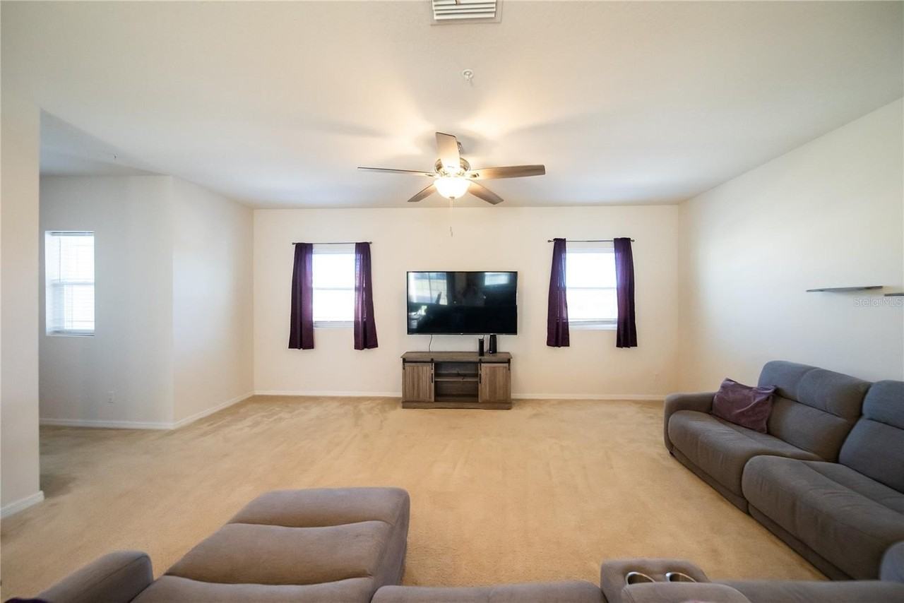 980 Lakefront Village Dr - Photo 5 of 40