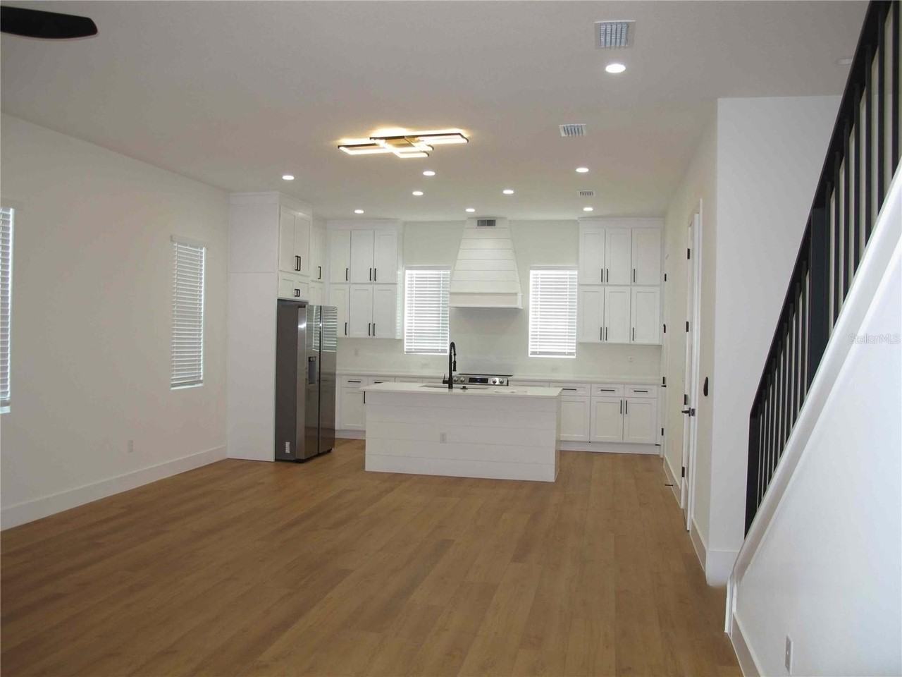 145 W Grant St - Photo 7 of 23