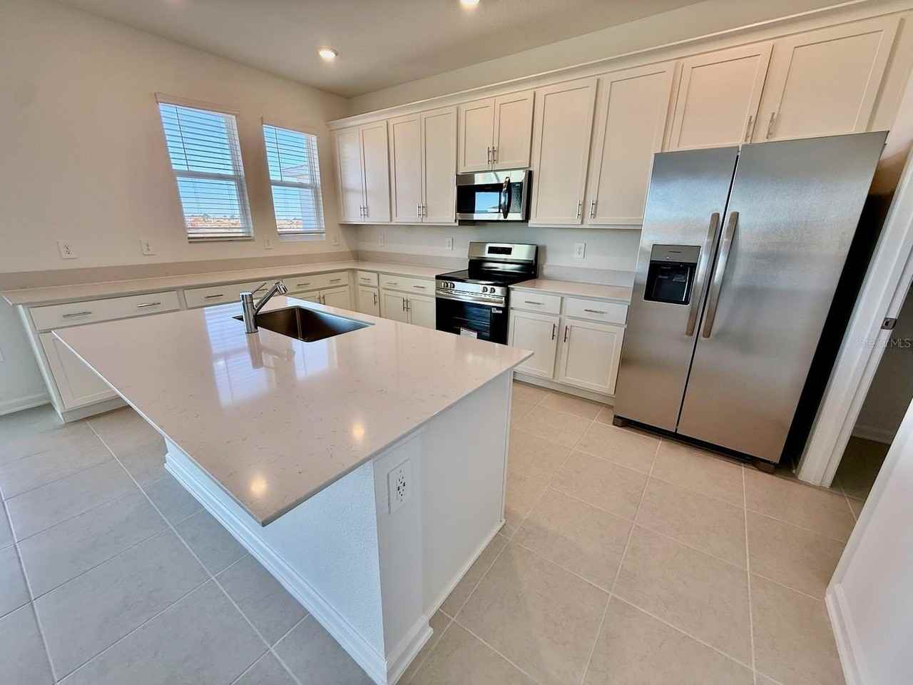 5656 Lemon Grass St - Photo 5 of 30