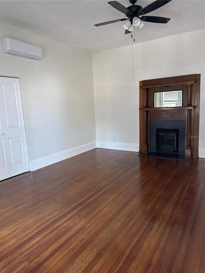 32 Se 9th Ave #1A - Photo 2 of 7