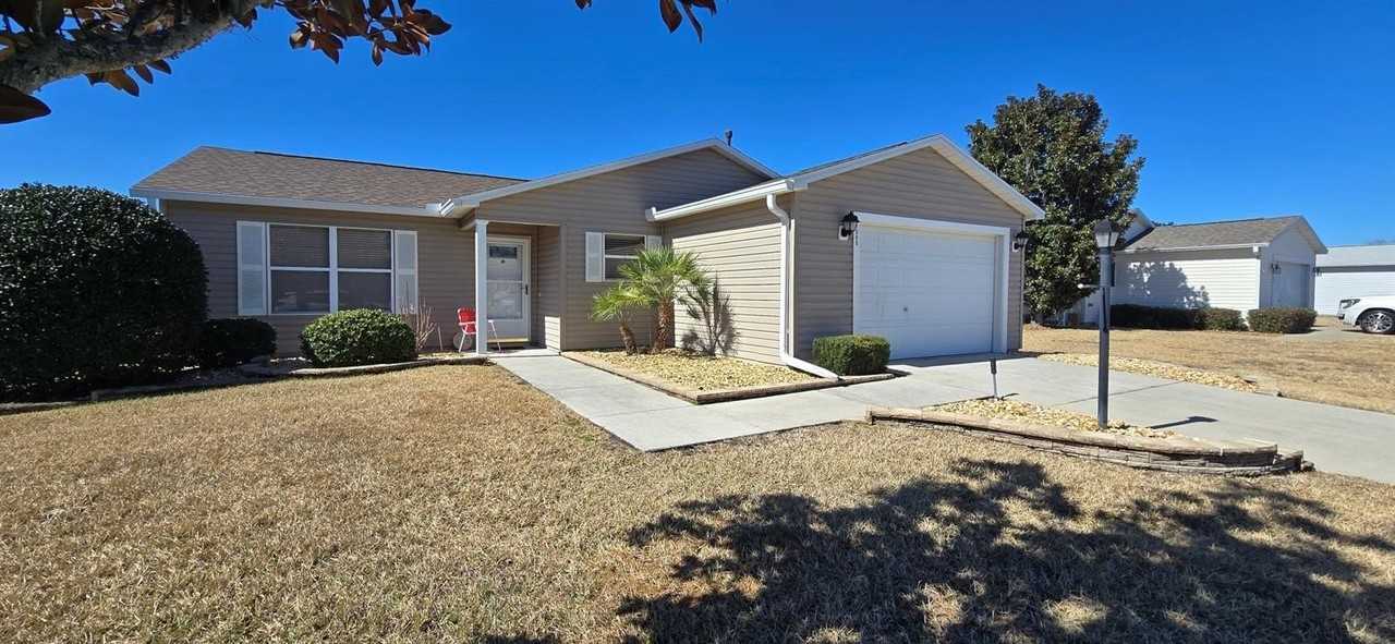 1088 Gennesse Ln - Photo 2 of 16