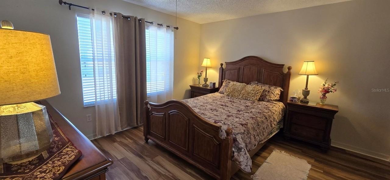 1088 Gennesse Ln - Photo 5 of 16