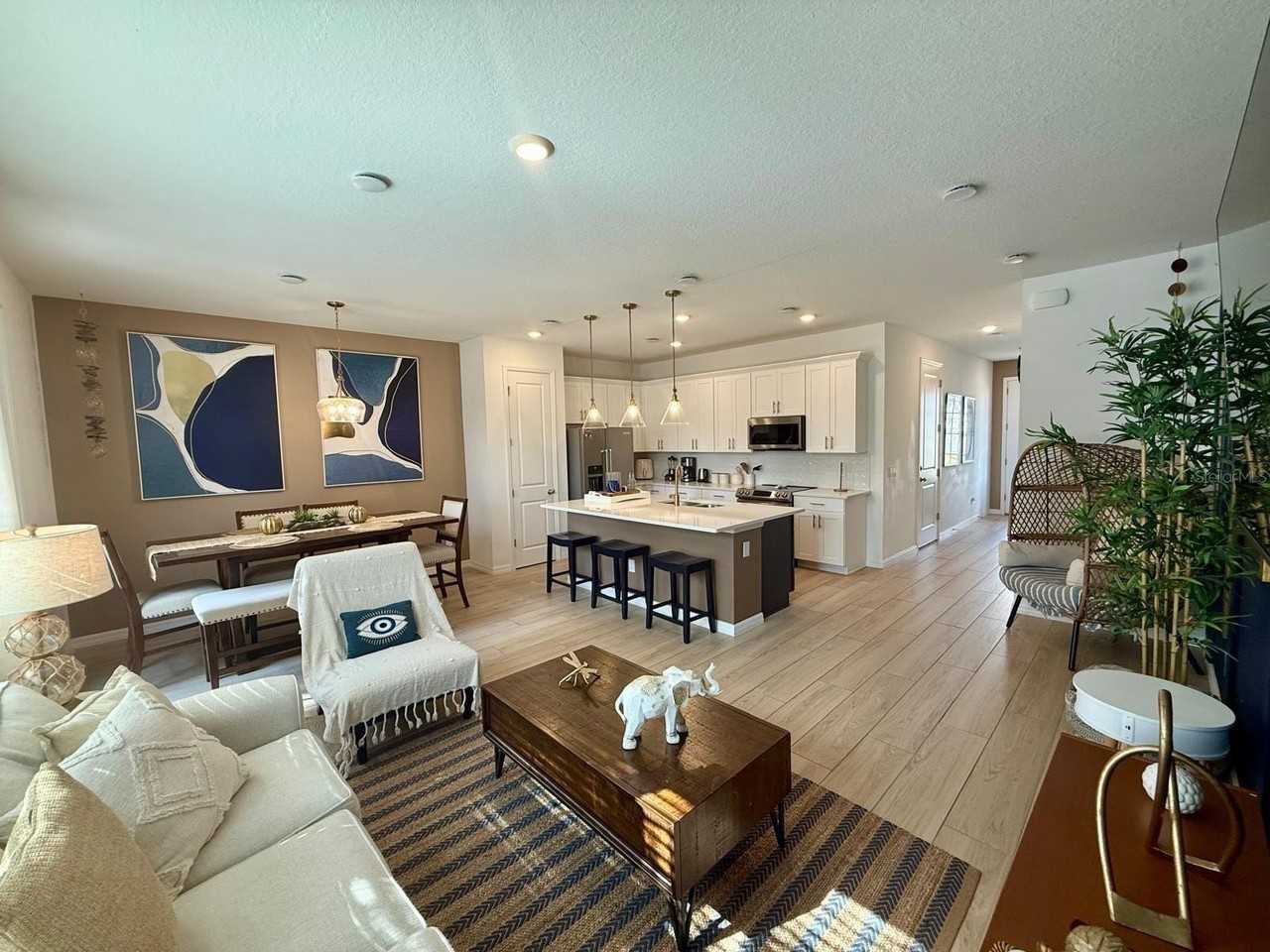 803 Longboat Dr - Photo 5 of 24