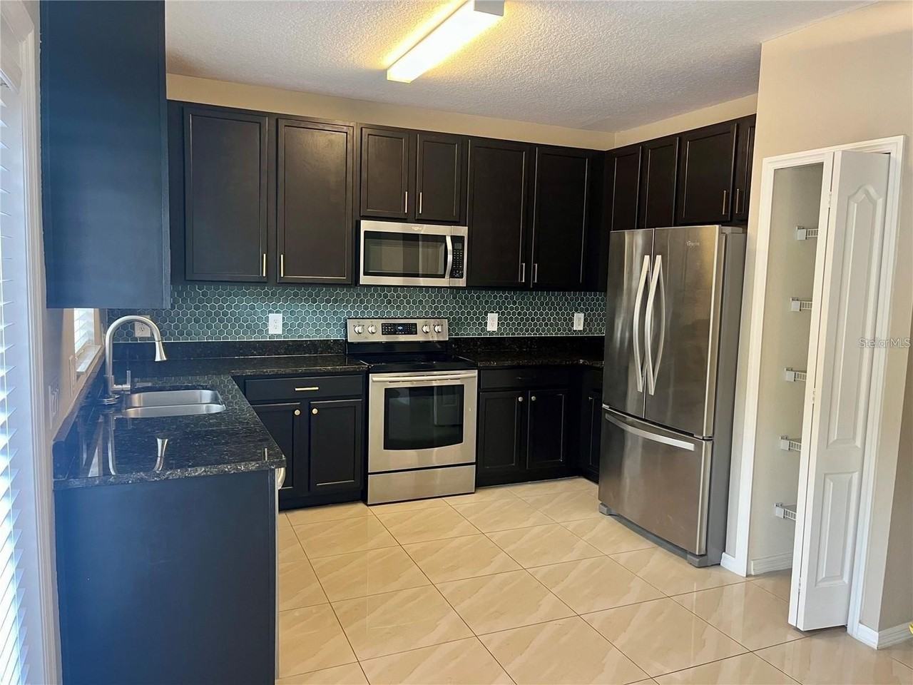 13344 Harbor Shore Ln - Photo 5 of 18