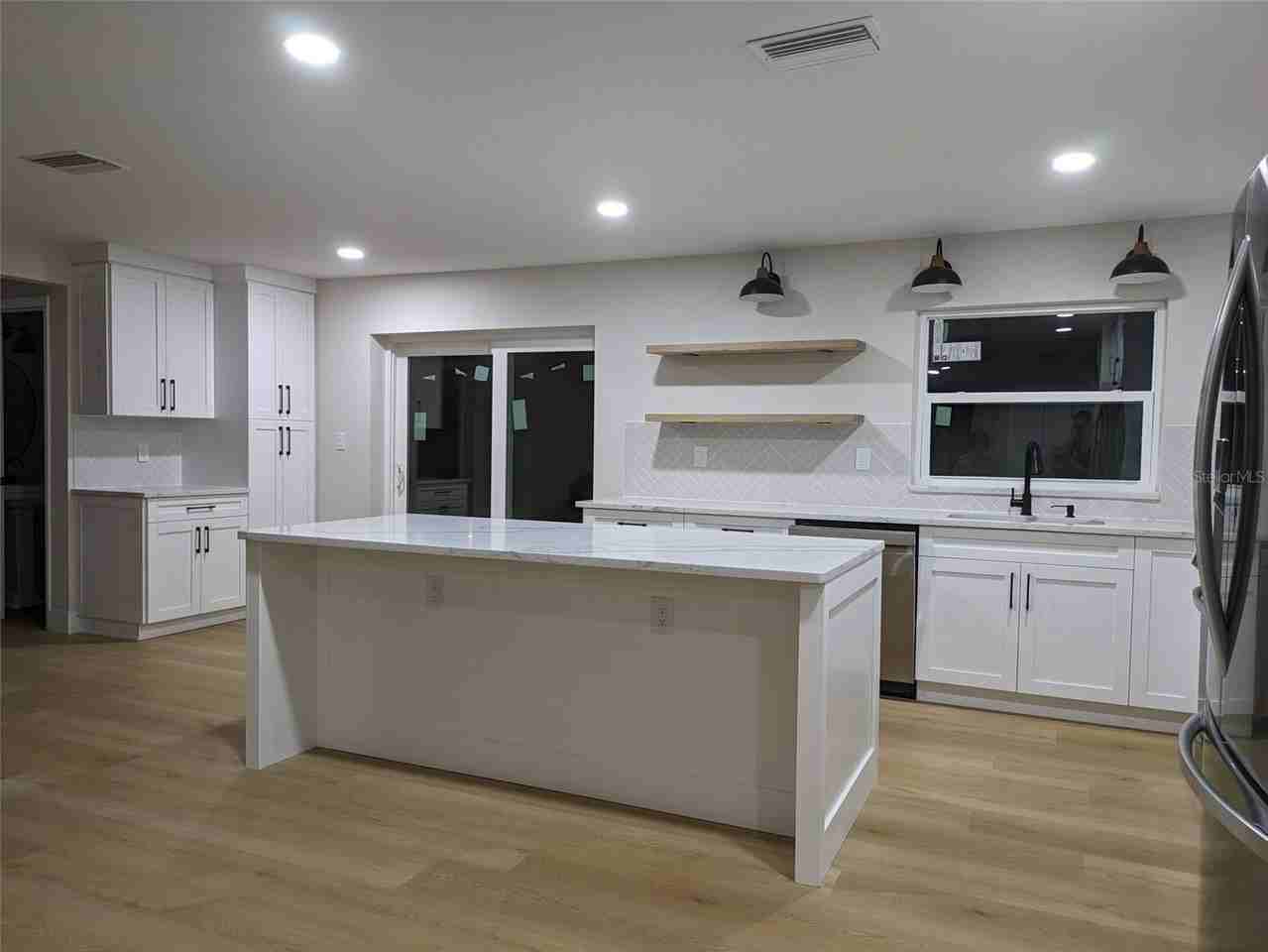 1455 Fairway Dr - Photo 5 of 24