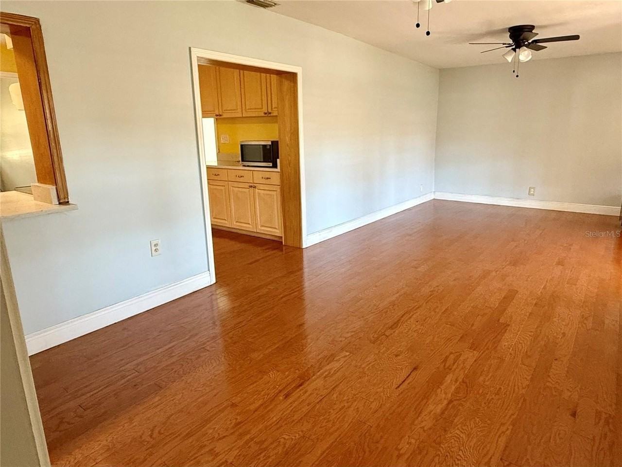 4313 S Hubert Ave - Photo 6 of 16