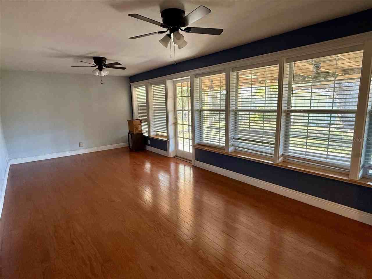 4313 S Hubert Ave - Photo 7 of 16