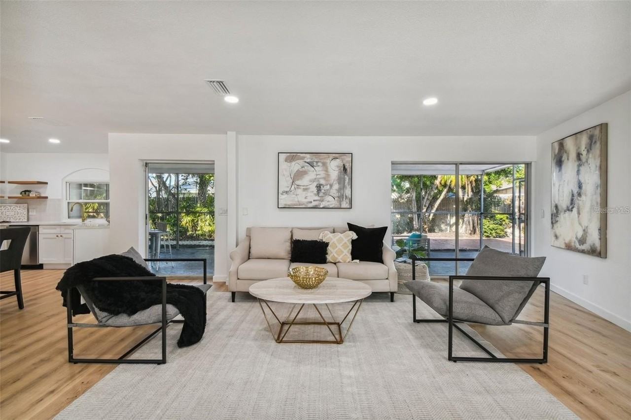 1949 Dolphin Blvd S - Photo 4 of 29