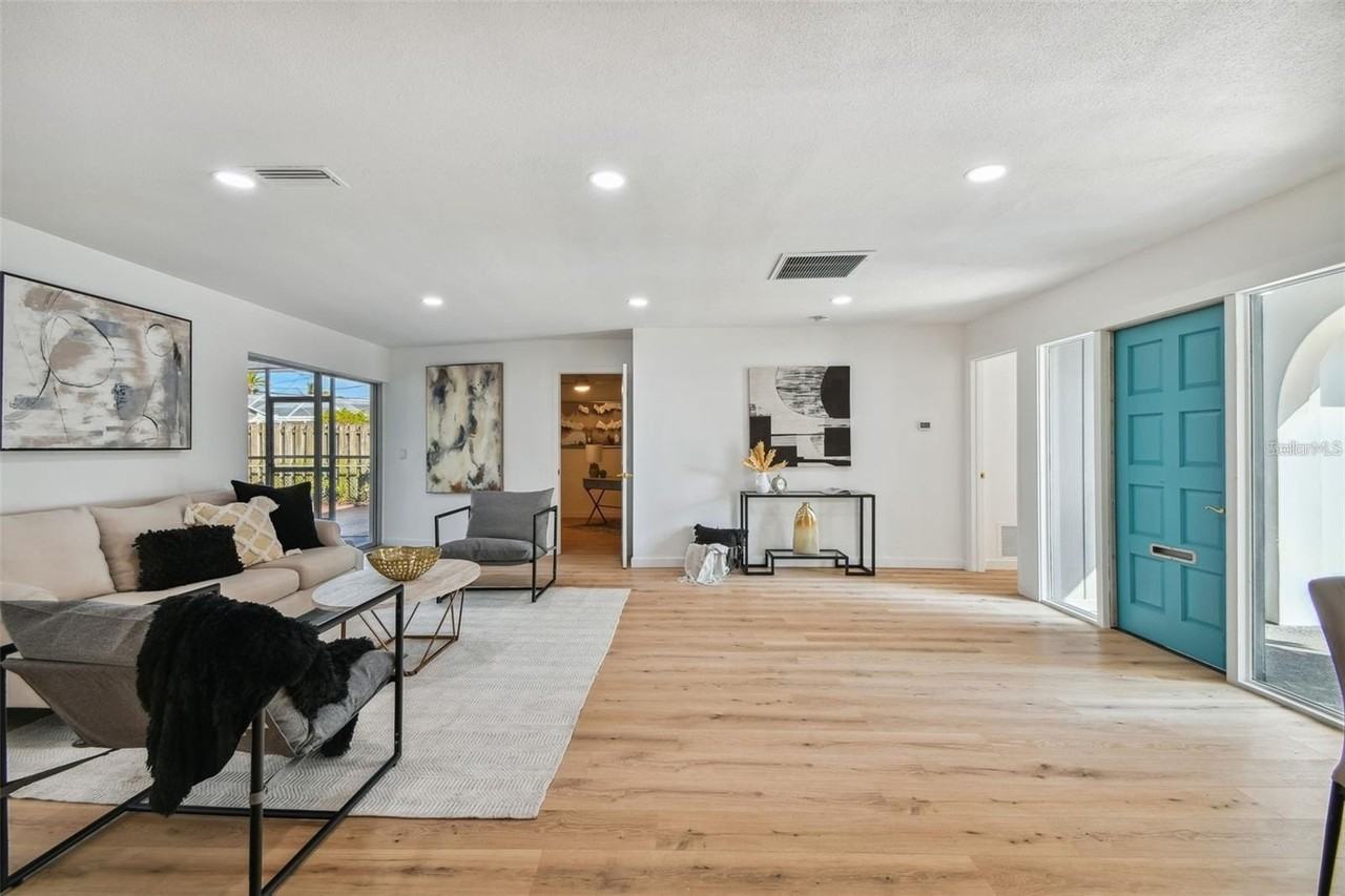 1949 Dolphin Blvd S - Photo 5 of 29