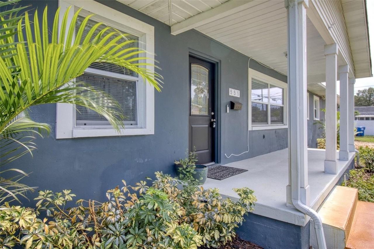 555 54th St N - Photo 4 of 31