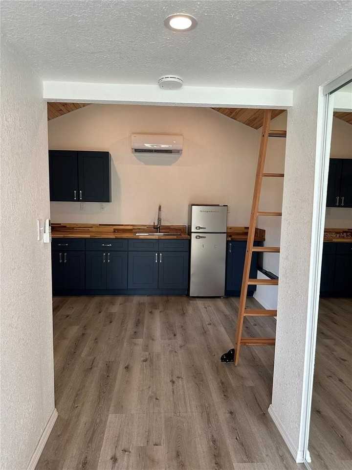 2450 14th Ave N - Photo 4 of 10