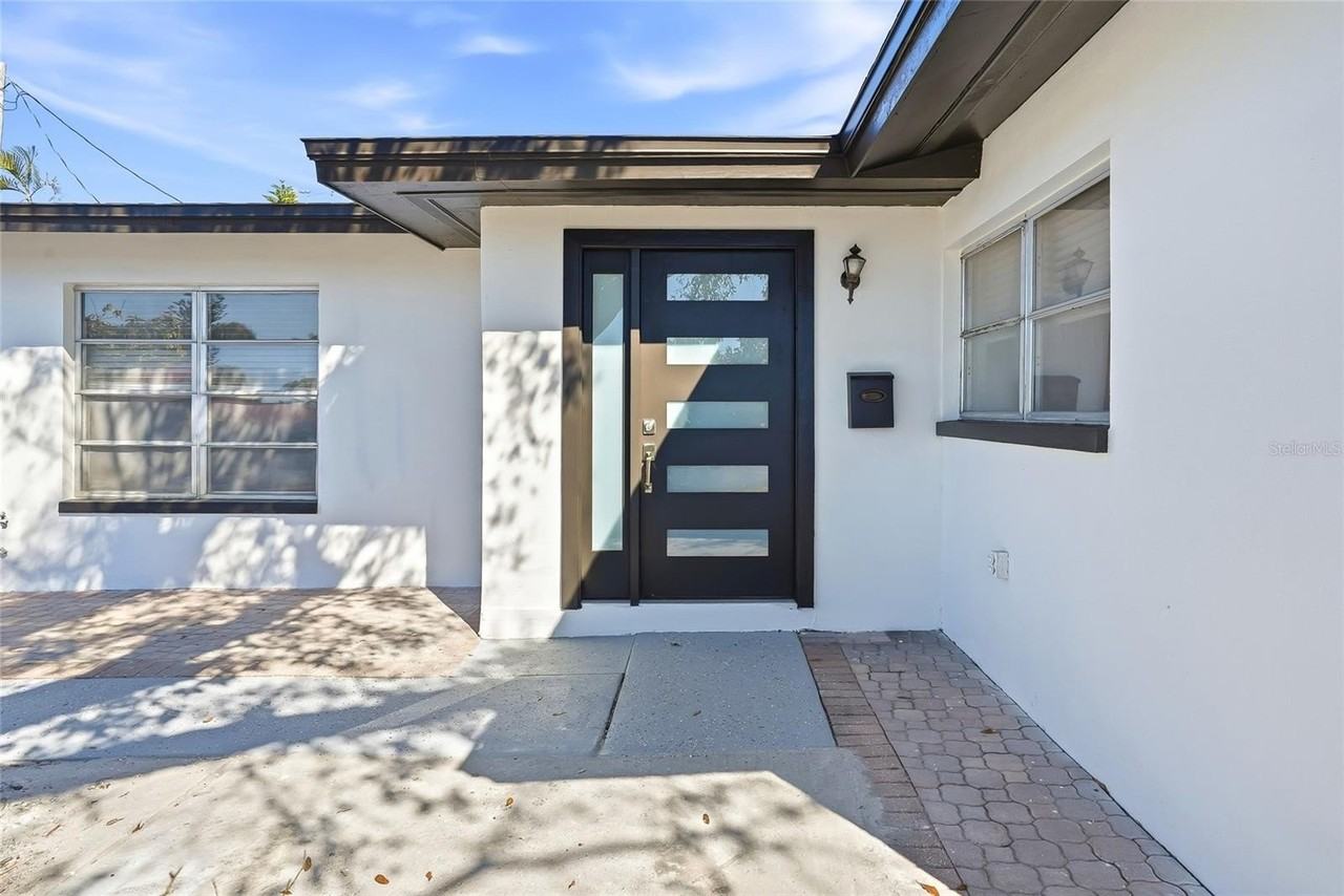 1801 62nd Ter S - Photo 4 of 32