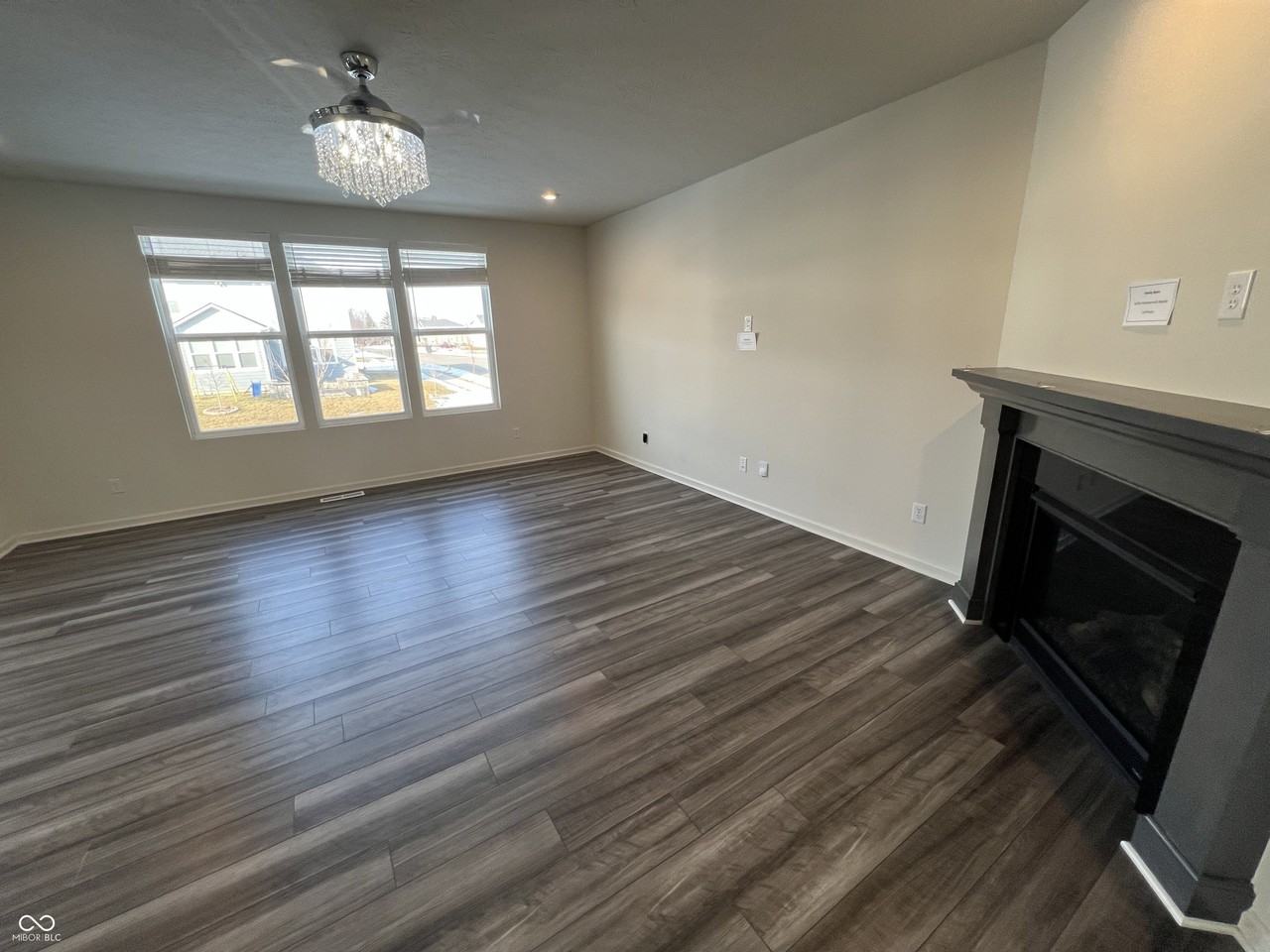 5374 Noble Crossing Pkwy W - Photo 5 of 37