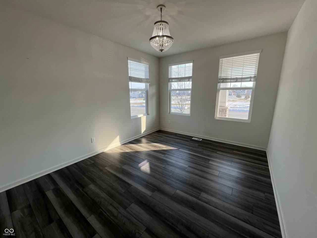 5374 Noble Crossing Pkwy W - Photo 6 of 37