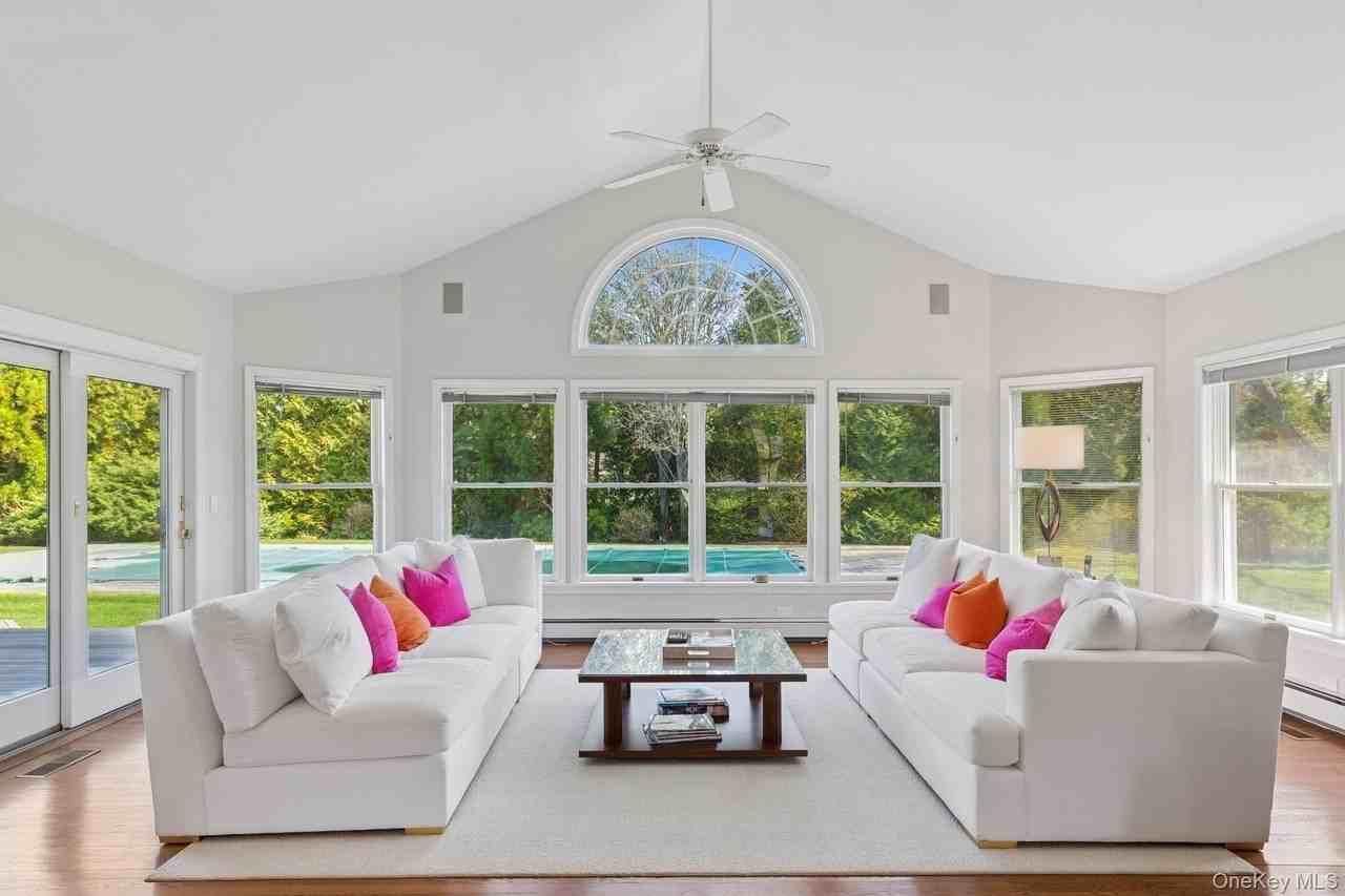 8 Niamogue Ln - Photo 2 of 33