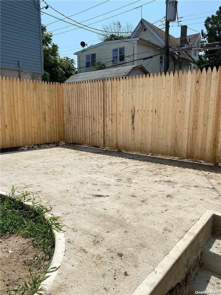 122 E Fulton Street unit: Lower - Photo 2 of 14