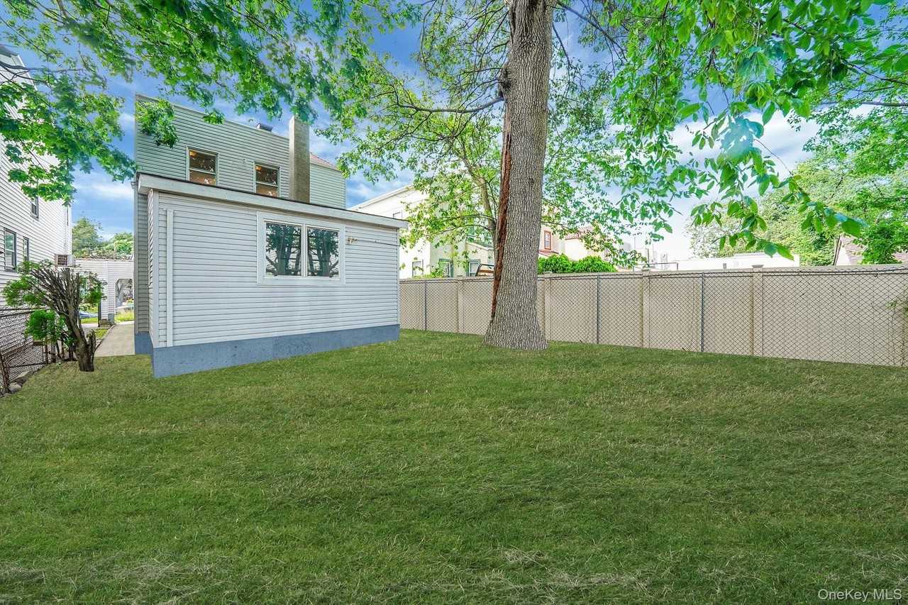 13841 230th Pl 2nd Fl #2ndFL - Photo 2 of 6