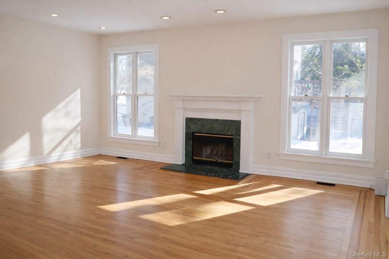 16 Clinton Ave - Photo 4 of 26