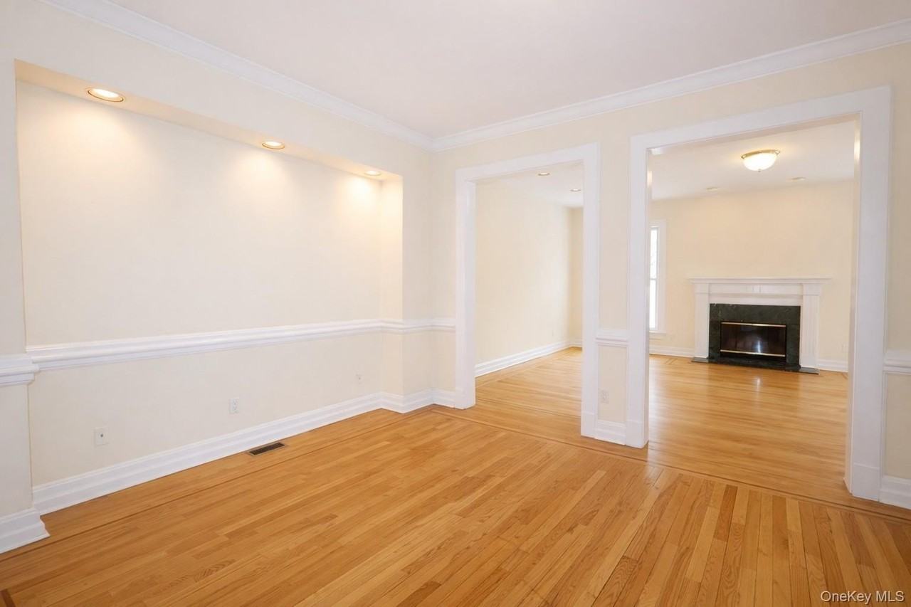 16 Clinton Ave - Photo 5 of 26