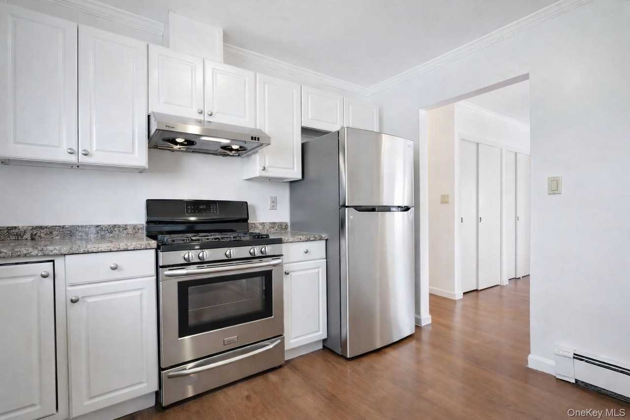 82A 5th Ave Apt 1 #1 - Photo 5 of 12