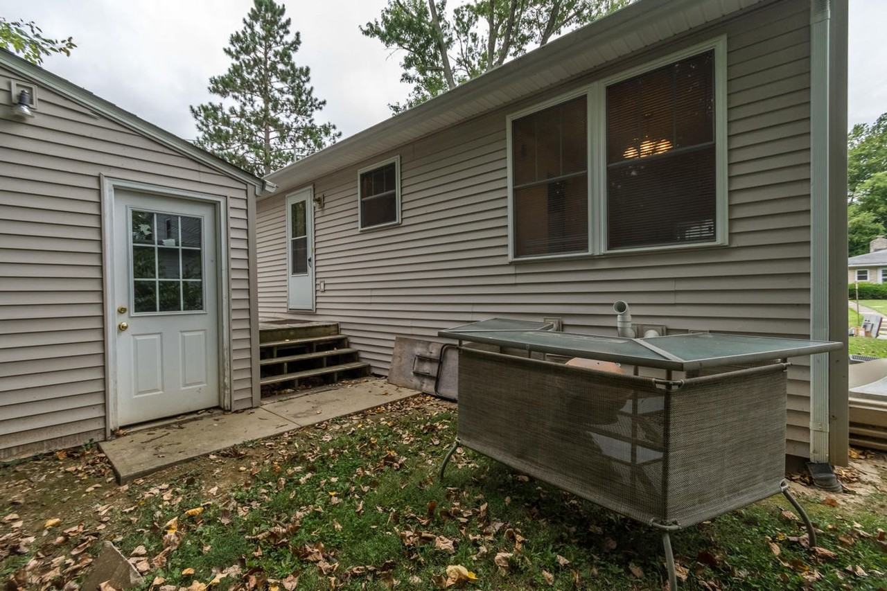 505 S Highland - Photo 3 of 21