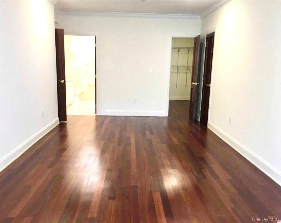 171 Great Neck Rd Apt 1a #1A - Photo 5 of 18