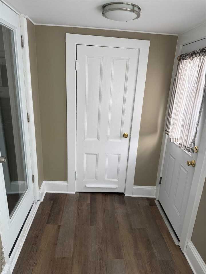 31 Ireland Pl - Photo 6 of 8