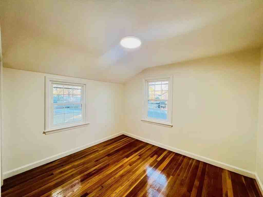 43 Hilma St - Photo 6 of 7