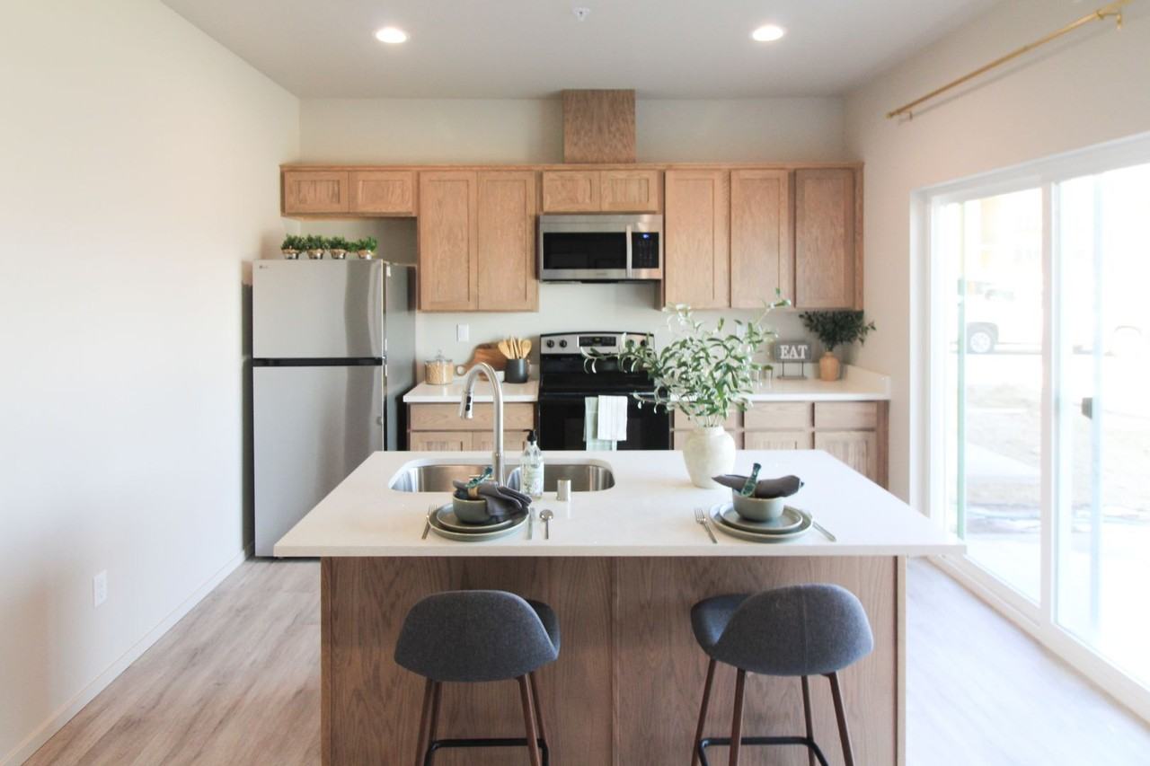 1200 N 8TH AVE - Photo 2 of 17