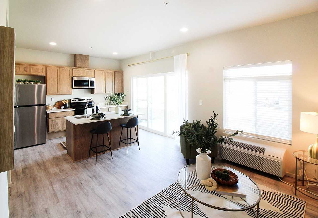 1200 N 8TH AVE - Photo 3 of 17