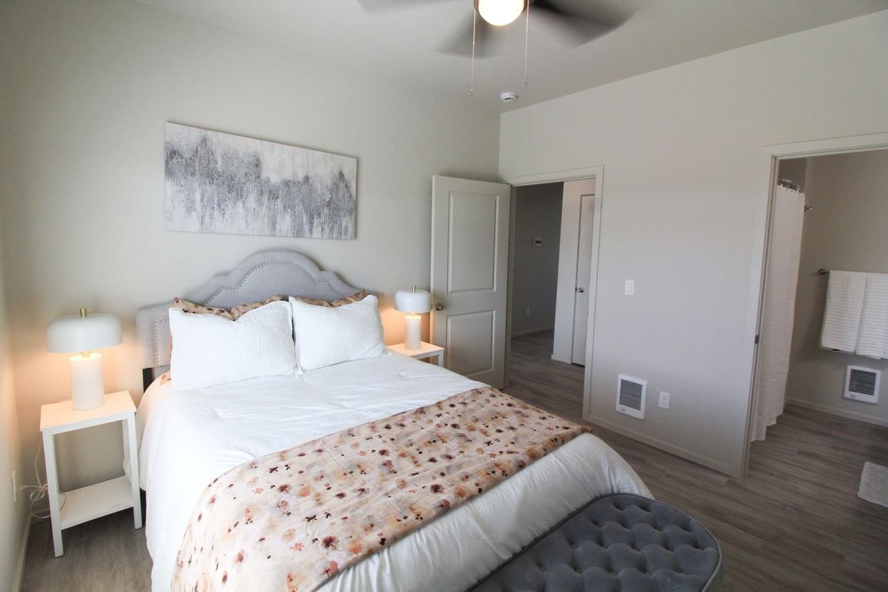 1200 N 8TH AVE - Photo 4 of 17