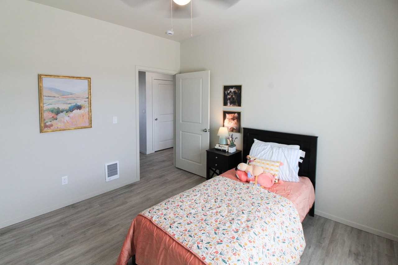 1200 N 8TH AVE - Photo 6 of 17