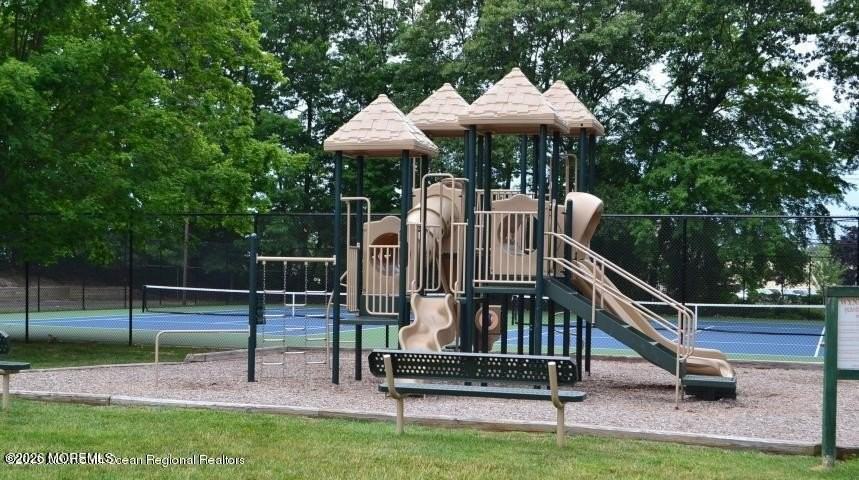 83 Bradford Ct - Photo 6 of 12