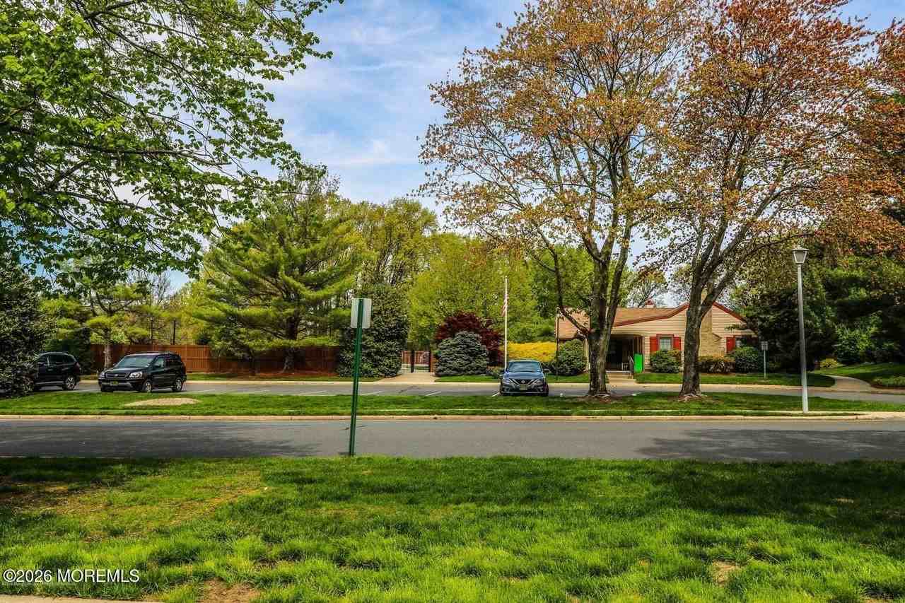 83 Bradford Ct - Photo 7 of 12