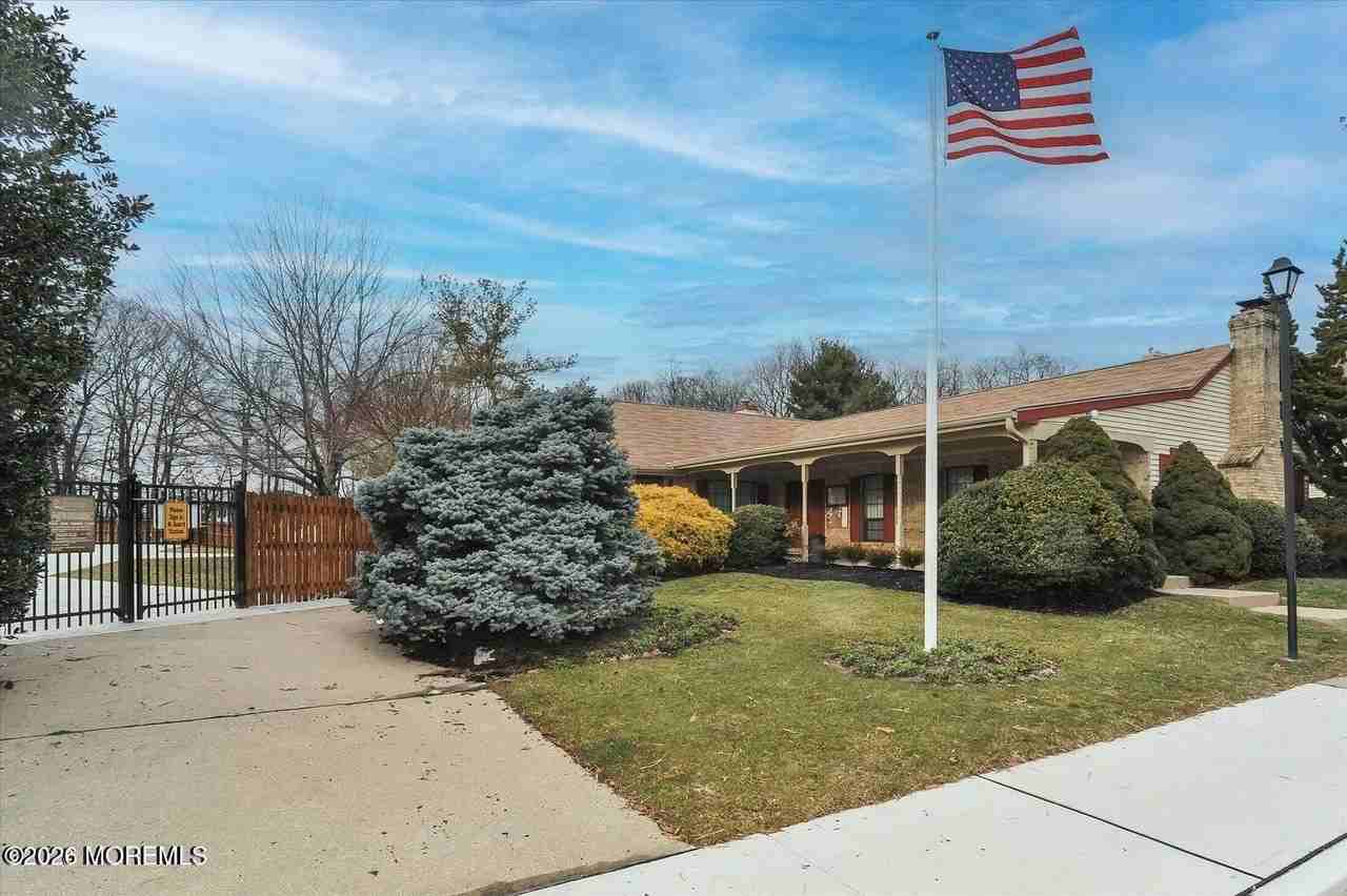 83 Bradford Ct - Photo 3 of 12