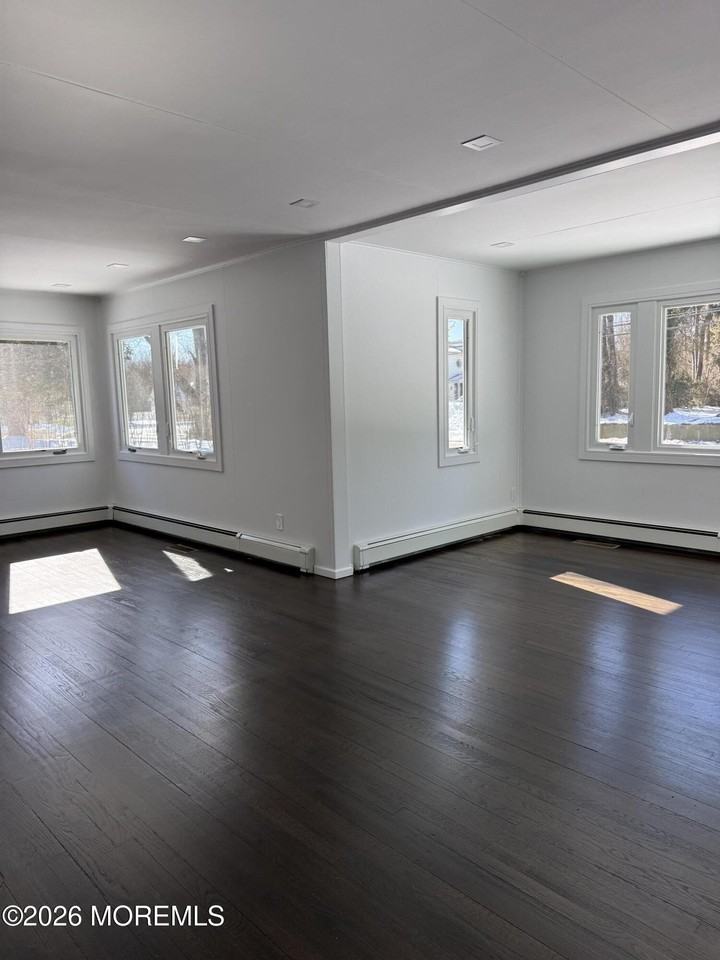 474 Monmouth Rd - Photo 7 of 18