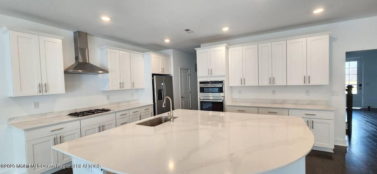 3105 Aviator Ave - Photo 5 of 25