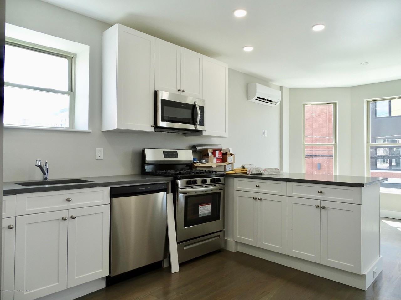 410 Bond St Unit 1 #1 - Photo 2 of 12