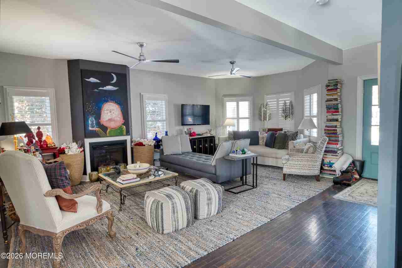 1210 3rd Ave - Photo 2 of 22