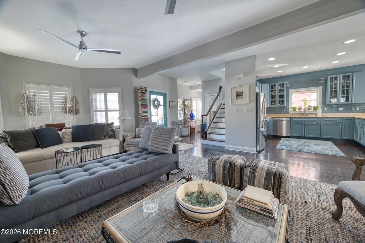 1210 3rd Ave - Photo 4 of 22