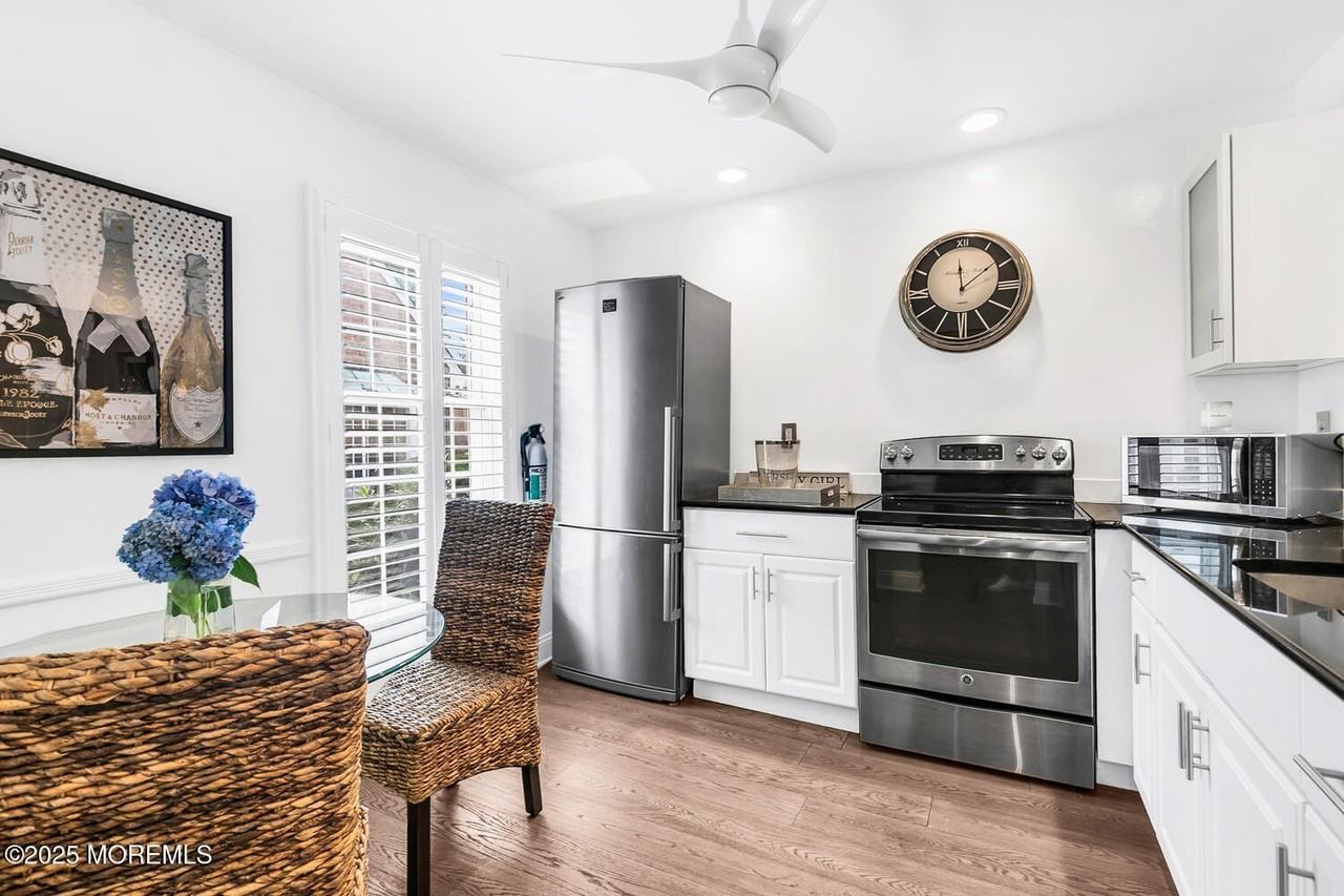 60 Wyckham Rd - Photo 4 of 21