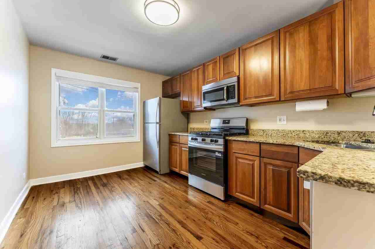 6417 N Damen Ave Apt 3w #3W - Photo 3 of 19