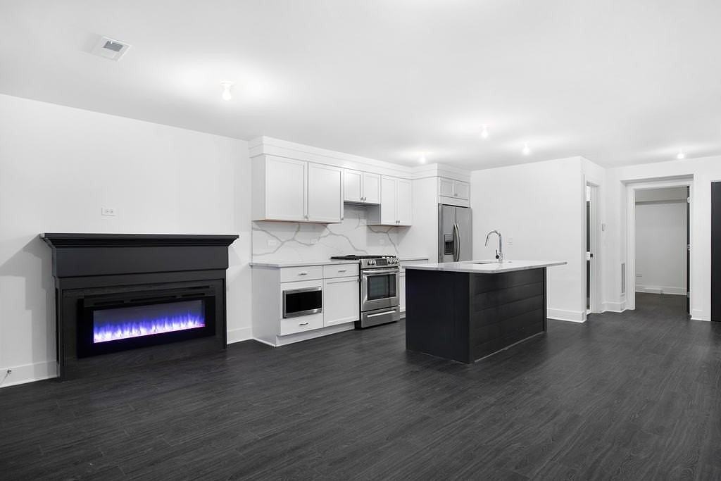 1833 S Throop St Unit G #G - Photo 2 of 14