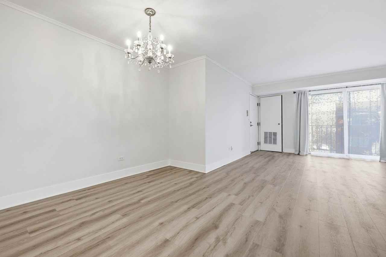 382 Oak Trails Rd Apt 301 #301 - Photo 5 of 24