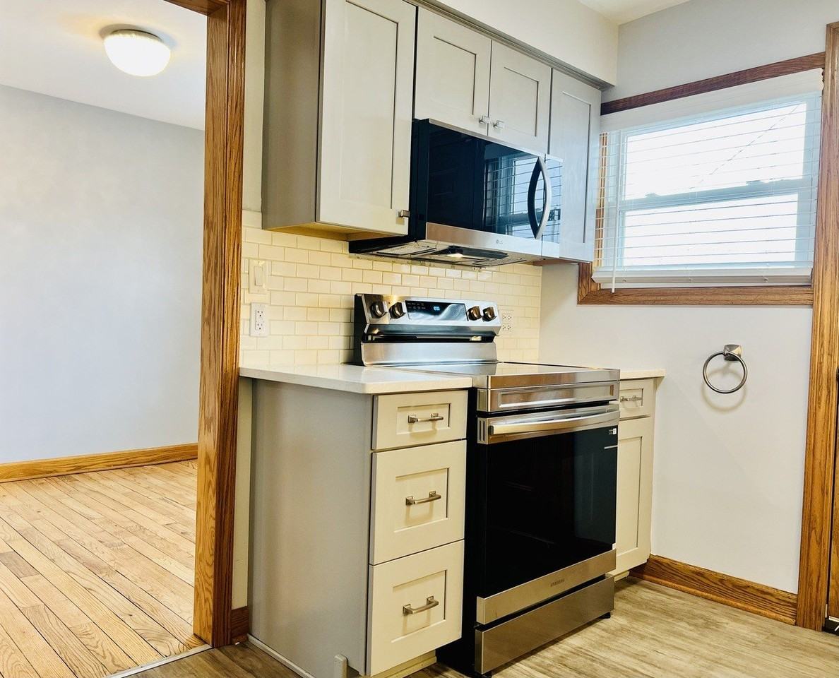 5249 W 64th Pl - Photo 6 of 19