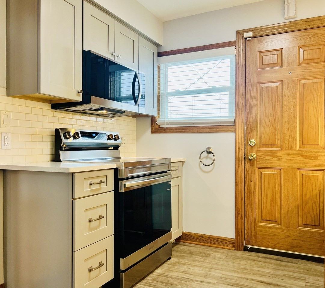 5249 W 64th Pl - Photo 7 of 19